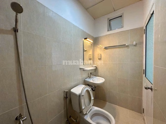 Cho thuê  C/c Bàu Cát 2,khu A, 3p ngủ, 2wc, tầng cao, 11tr/tháng