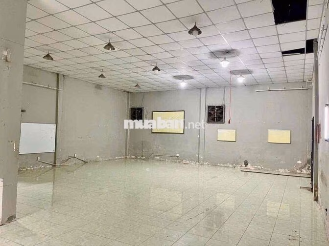 KHO XƯỞNG 12*18m CHO THUÊ kế VẠN PHÚC CITY, HXT RA VÔ