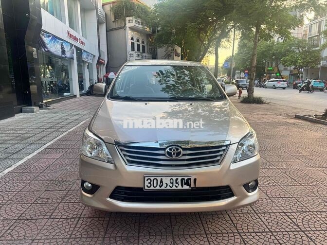 Toyota Innova 2.0 G 2014 Tự động Vàng cát