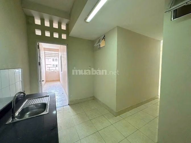 Cho thuê  C/c Bàu Cát 2,khu A, 3p ngủ, 2wc, tầng cao, 11tr/tháng