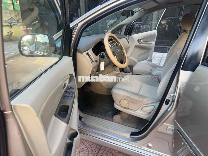Toyota Innova 2.0 G 2014 Tự động Vàng cát