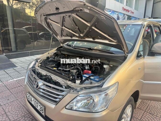 Toyota Innova 2.0 G 2014 Tự động Vàng cát
