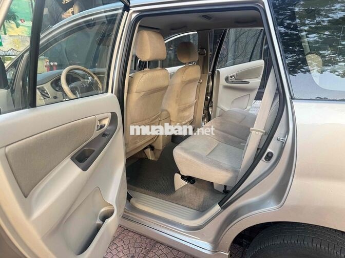 Toyota Innova 2.0 G 2014 Tự động Vàng cát