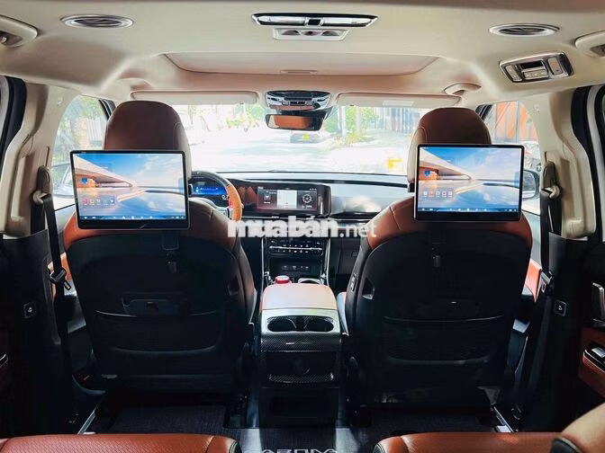 KIA Carnival Signature 2.2D 49000 km Trắng