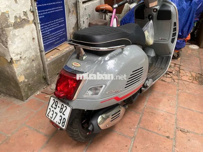 Piaggio Vespa GTS 2022 Xám