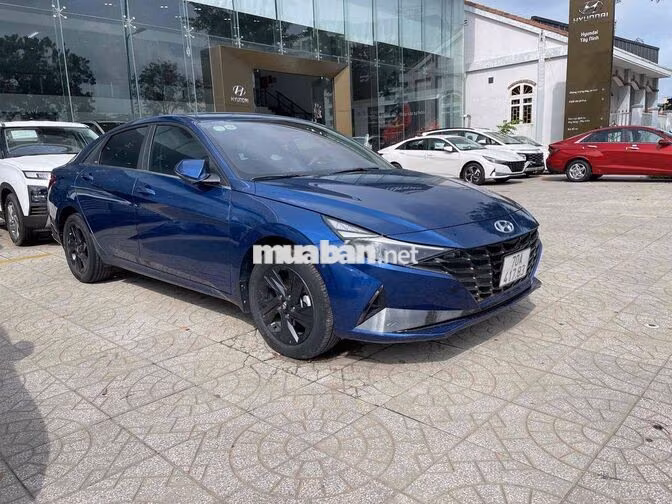 Hyundai Elantra 2022 1.6AT Đặc biệt Xanh 47.000 km