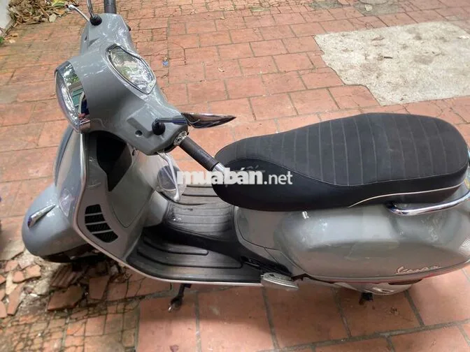 Piaggio Vespa GTS 2022 Xám