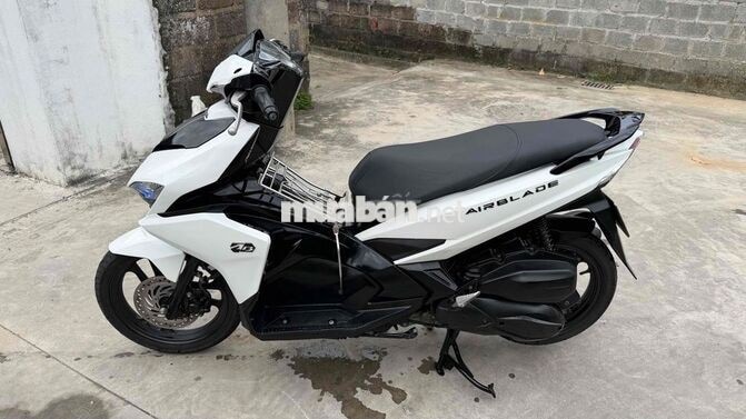 Honda Air Blade 2016 Trắng đen
