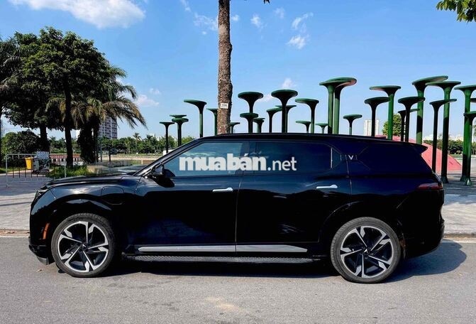 VinFast VF9 Plus 2024 Đen 6 chỗ 30000 km