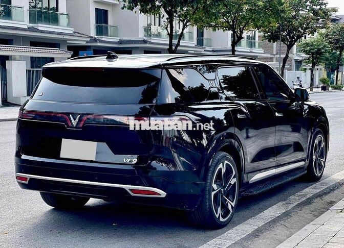 VinFast VF9 Plus 2024 Đen 6 chỗ 30000 km