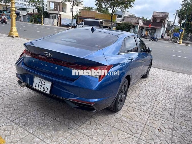 Hyundai Elantra 2022 1.6AT Đặc biệt Xanh 47.000 km