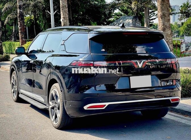 VinFast VF9 Plus 2024 Đen 6 chỗ 30000 km