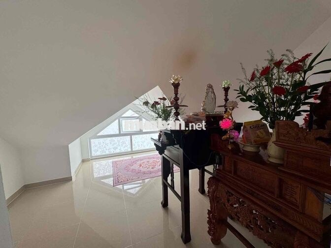 NHÀ 4pn, FULL NỘI THẤT, ĐƯỜNG OTO, TRUNG TÂM ĐÀ LẠT