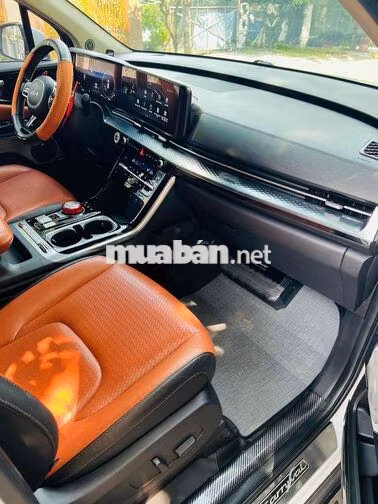 KIA Carnival Signature 2.2D 49000 km Trắng