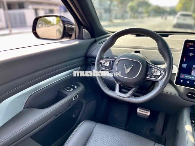 VinFast VF9 Plus 2024 Đen 6 chỗ 30000 km
