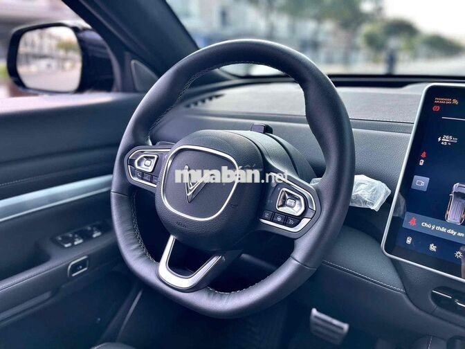 VinFast VF9 Plus 2024 Đen 6 chỗ 30000 km