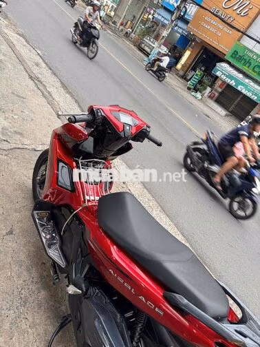 AB 125  Đỏ đen T11/2021 ngay chủ rất đẹp có góp