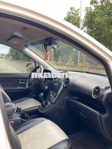 Kia Carens 2013 Trắng 7 chỗ Số sàn