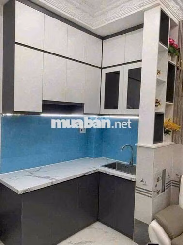 Nhà nguyên căn 2PN 2wc hẻm 1806 ô tô gần nhà giá 6tr