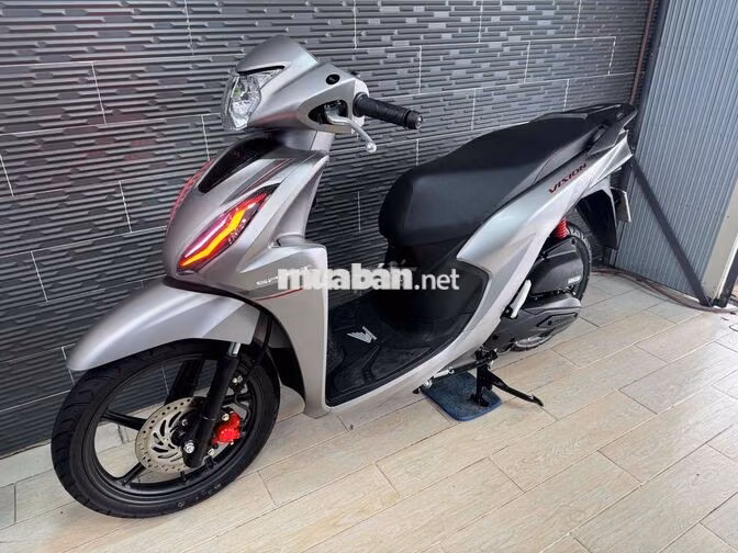 Honda Vision 2026 Bạc nhám 130 km