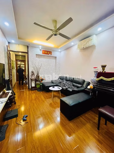 Bán nhà 5 tầng phố Kim Ngưu, 40m2, ô tô đỗ cửa, khu phân lô, ở ngay
