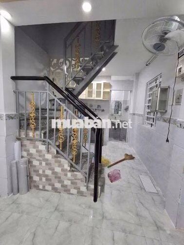 Bán nhà sạch đẹp hẻm 1 sẹc đường Trần Phú P9 Q8
