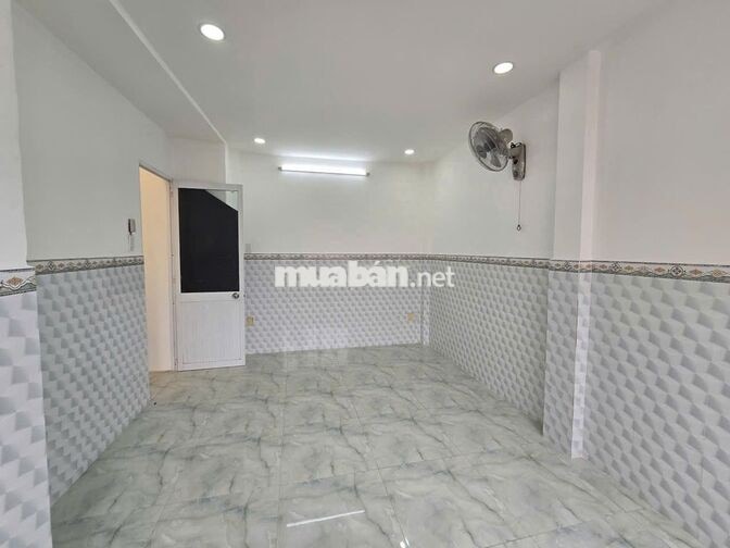 Bán nhà hiện hữu hẻm thoáng đường Trần Phú P9 Q5 