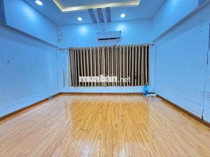 CHO THUÊ NHÀ MỚI 4PN, 3WC 3 TẦNG ĐỂ LẠI NỘI THẤT XỊN ĐẦY ĐỦ 4x10
