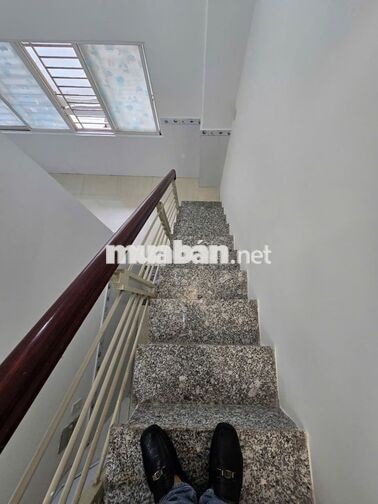 Bán nhà hiện hữu hẻm thoáng đường Trần Phú P9 Q5 