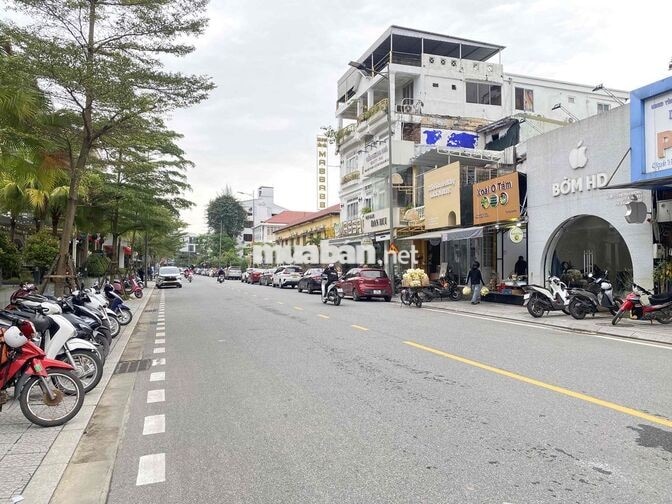 Cho Thuê MB Vip Hùng vương Tp Huế 240m2 sử dụng - mặt tiền 12m