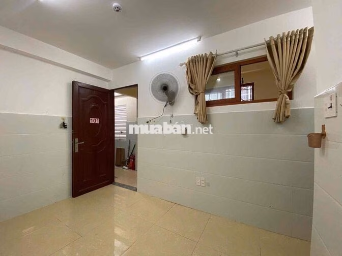 Cuối đường Hoa Sữa, đi bộ ra Phan Xích Long 150m