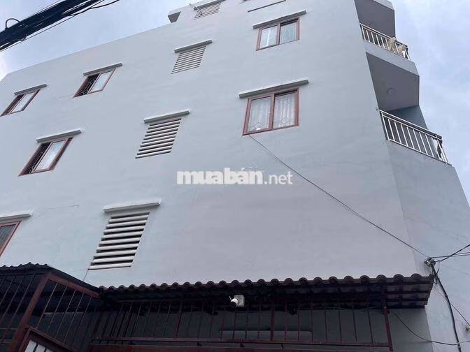 Cuối đường Hoa Sữa, đi bộ ra Phan Xích Long 150m