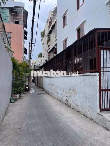 Cuối đường Hoa Sữa, đi bộ ra Phan Xích Long 150m