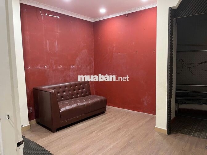 Cho thuê nhà mặt phố tại 101A Lê Văn Duyệt