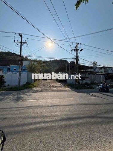 Bán 1929m2  đất mặt tiền đường tỉnh lộ 3