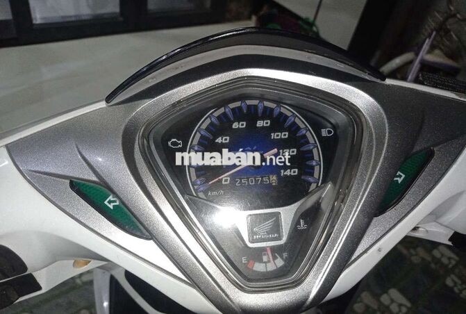 Honda Air Blade Trắng Việt Nam