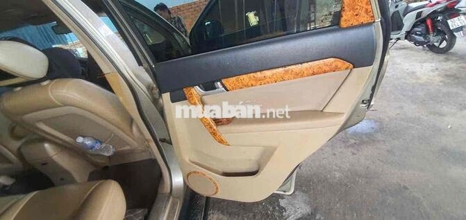 Chevrolet Captiva số tự động 7 chỗ Vàng cát