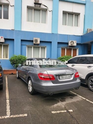 Mercedes Benz E300 2011 Sedan Bạc