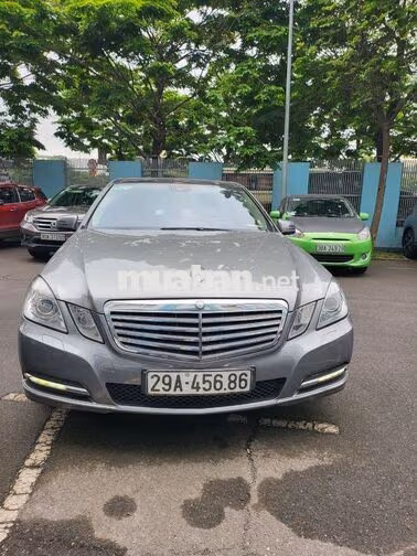 Mercedes Benz E300 2011 Sedan Bạc