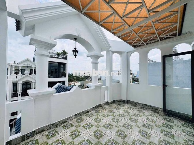 Cho Thuế Nhà Cuối Nguyễn Oanh ngay ngã tư ga kế gò vấp