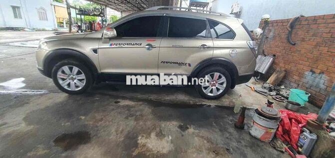 Chevrolet Captiva số tự động 7 chỗ Vàng cát