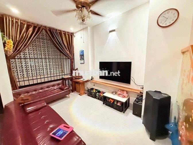 Bán nhà đường Cô Bắc dt 50m2 dtsd 250m2 giâ 7ty5 Lh ***