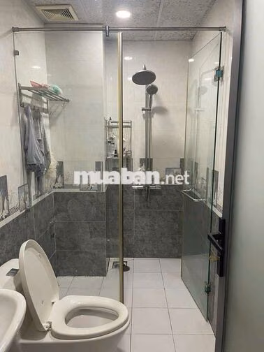 CHO THUÊ NHÀ 1 TRỆT 2 LẦU, DT 5×12 CÓ 4PN,4WC. HẺM XE TẢI 