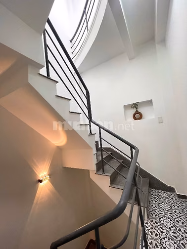 NHÀ MỚI HẺM 124 LÊ THỊ BẠCH CÁT, DT: 2.3x11m 3.5TẤM GIÁ: 4.5TỶ TL