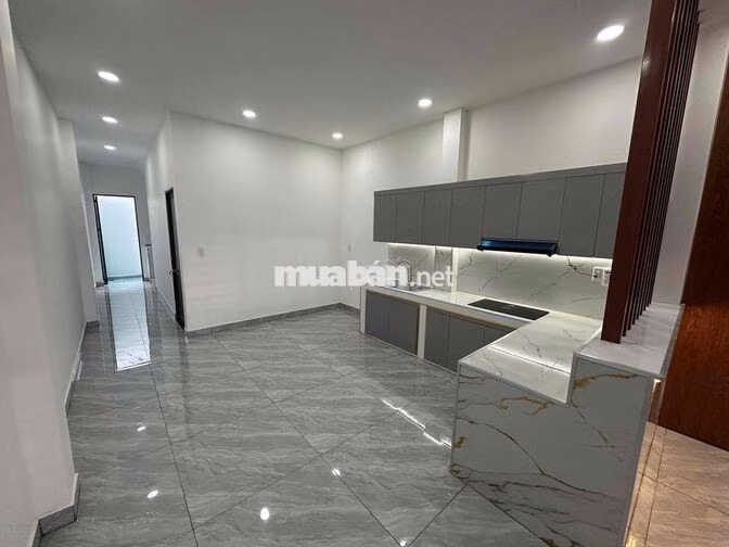 cần bán nhà mới 100% đã hoàn công