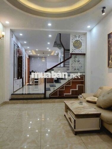 nhà đẹp vào ỏ ngay được gia rẻ 