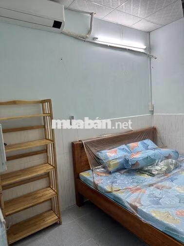 Chính chủ, nhà 45m2, sân đậu xe hơi, đường rất rộng, kv an ninh.