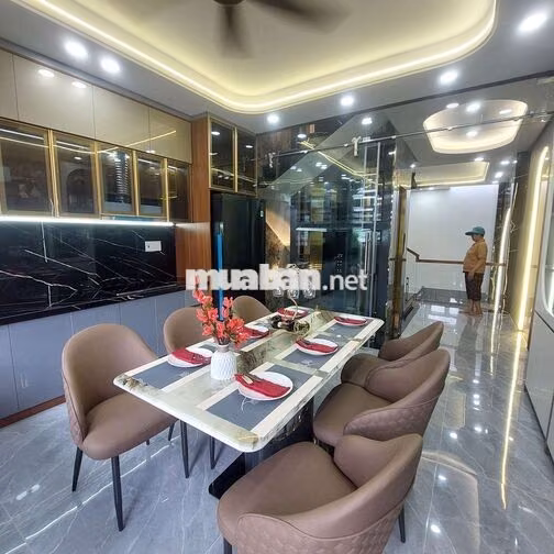 Nhà mặt tiền 7 tầng, ,thang máy Tân Thới Nhất gần ga Metro Tham Lương 