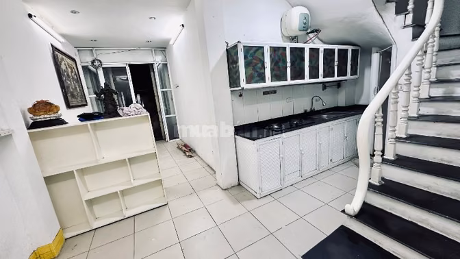Chính chủ cho thuê nguyên căn 5 tầng trung tâm Văn Miếu Quốc Tử Giám