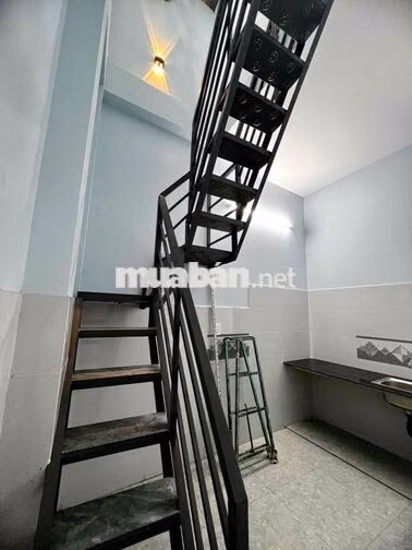 Chính chủ cho thuê nhà nguyên căn Nguyễn Khoái, Quận 4